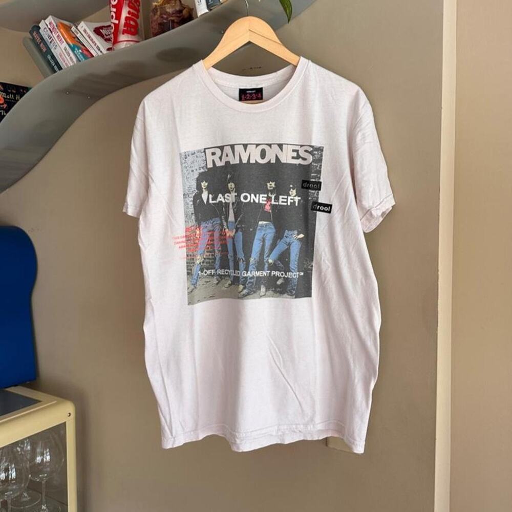 Vintage Y2K Ramones Band Shirt